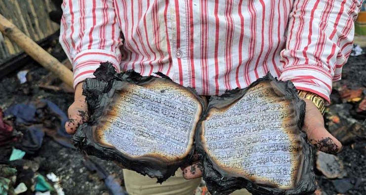আগুনে পুড়ল ৭ ঘর, অক্ষত থাকল কোরআন